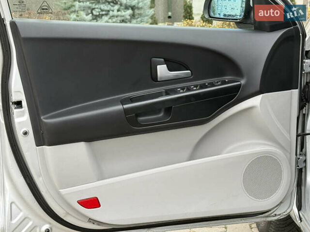 Серый Киа Сид, объемом двигателя 1.6 л и пробегом 223 тыс. км за 6000 $, фото 24 на Automoto.ua