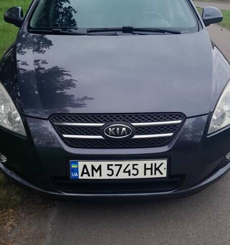 Серый Киа Сид, объемом двигателя 1.6 л и пробегом 248 тыс. км за 5600 $, фото 2 на Automoto.ua