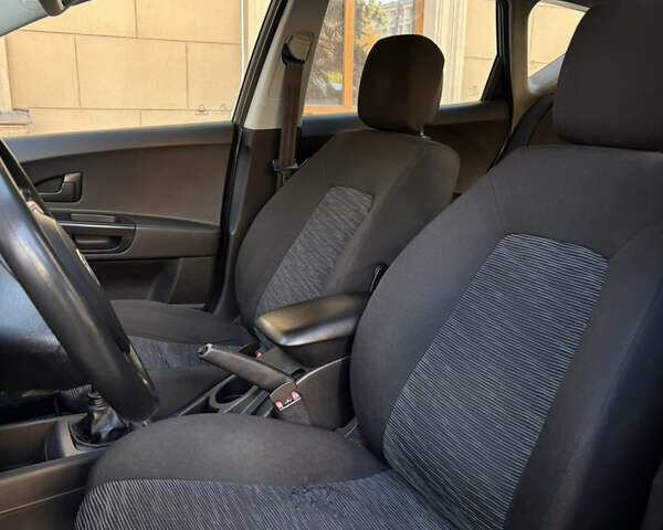 Сірий Кіа Сід, об'ємом двигуна 1.6 л та пробігом 275 тис. км за 5200 $, фото 17 на Automoto.ua