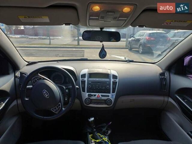 Серый Киа Сид, объемом двигателя 2 л и пробегом 358 тыс. км за 4800 $, фото 9 на Automoto.ua