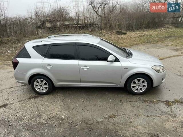 Серый Киа Сид, объемом двигателя 1.6 л и пробегом 199 тыс. км за 6200 $, фото 24 на Automoto.ua