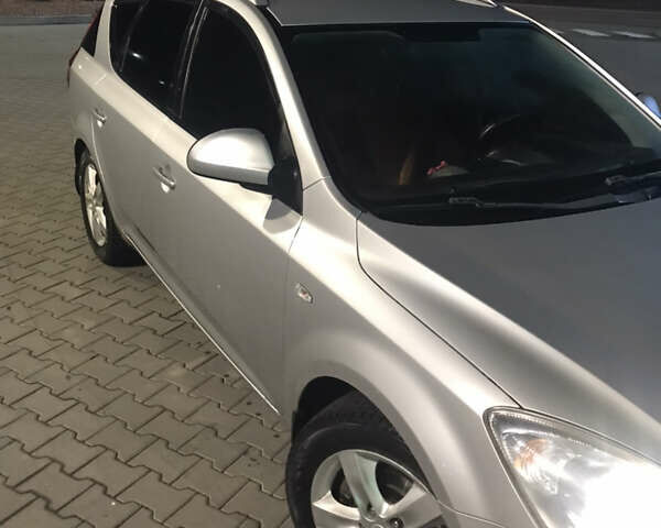 Сірий Кіа Сід, об'ємом двигуна 1.59 л та пробігом 140 тис. км за 5200 $, фото 4 на Automoto.ua