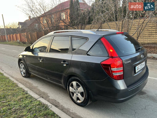 Серый Киа Сид, объемом двигателя 1.59 л и пробегом 249 тыс. км за 6250 $, фото 4 на Automoto.ua