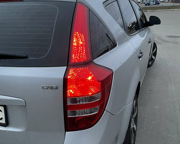 Серый Киа Сид, объемом двигателя 1.6 л и пробегом 285 тыс. км за 5550 $, фото 2 на Automoto.ua