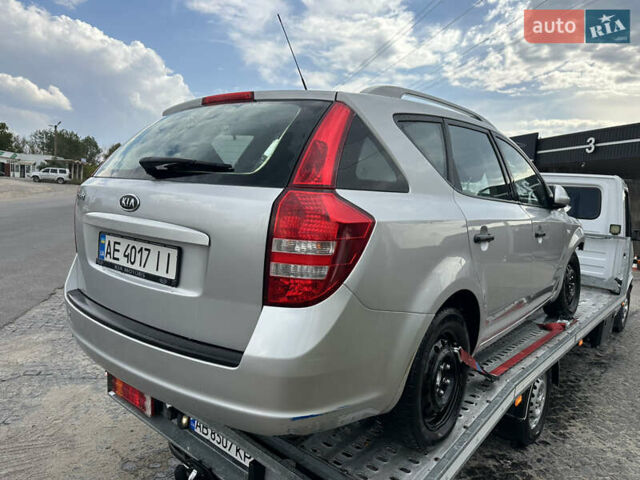 Серый Киа Сид, объемом двигателя 1.59 л и пробегом 281 тыс. км за 1650 $, фото 4 на Automoto.ua