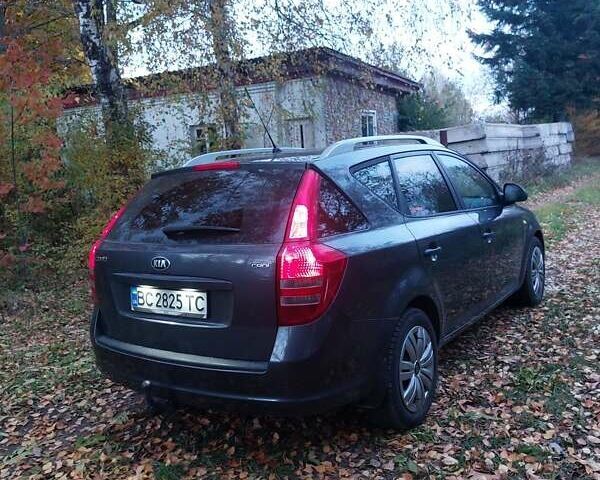 Серый Киа Сид, объемом двигателя 1.6 л и пробегом 345 тыс. км за 5500 $, фото 5 на Automoto.ua