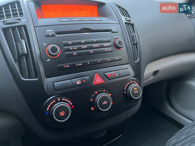 Серый Киа Сид, объемом двигателя 1.59 л и пробегом 249 тыс. км за 6250 $, фото 41 на Automoto.ua