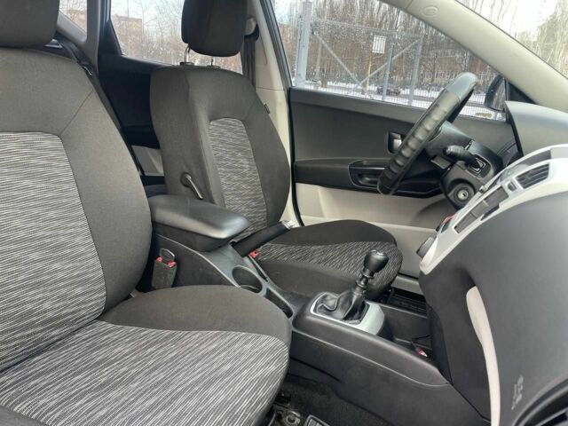 Сірий Кіа Сід, об'ємом двигуна 2 л та пробігом 203 тис. км за 7400 $, фото 19 на Automoto.ua