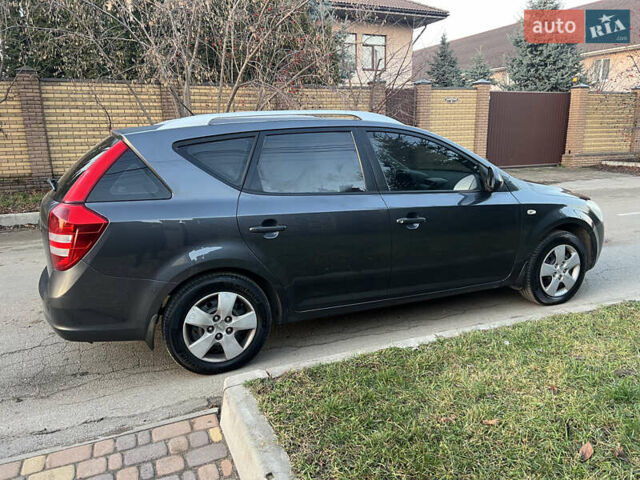 Серый Киа Сид, объемом двигателя 1.59 л и пробегом 249 тыс. км за 6250 $, фото 1 на Automoto.ua