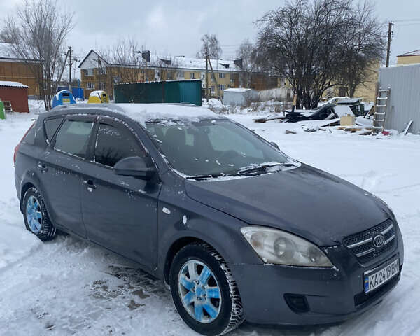 Сірий Кіа Сід, об'ємом двигуна 1.6 л та пробігом 260 тис. км за 3499 $, фото 4 на Automoto.ua