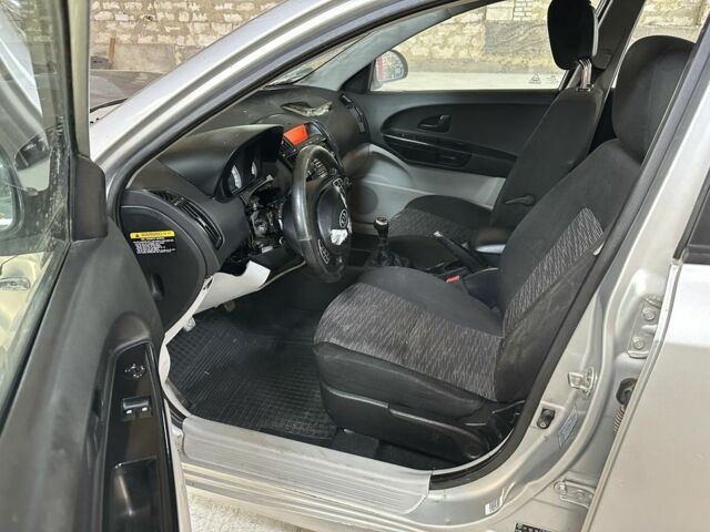 Серый Киа Сид, объемом двигателя 1.6 л и пробегом 281 тыс. км за 1750 $, фото 8 на Automoto.ua