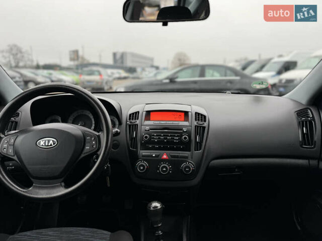 Серый Киа Сид, объемом двигателя 1.6 л и пробегом 216 тыс. км за 7300 $, фото 45 на Automoto.ua