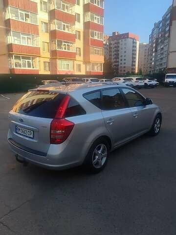 Серый Киа Сид, объемом двигателя 1.6 л и пробегом 237 тыс. км за 6000 $, фото 4 на Automoto.ua