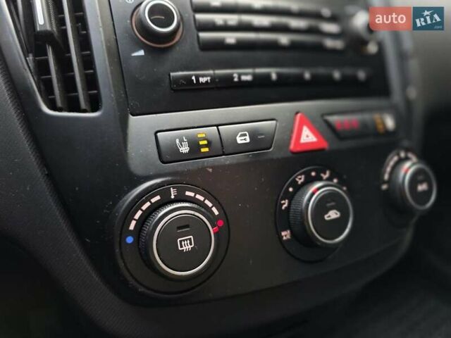 Серый Киа Сид, объемом двигателя 1.58 л и пробегом 246 тыс. км за 5300 $, фото 19 на Automoto.ua