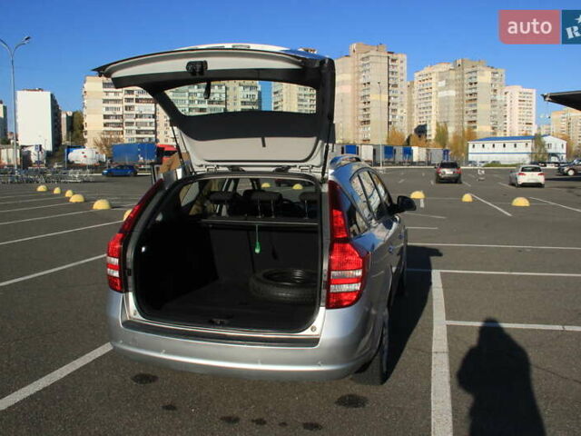 Серый Киа Сид, объемом двигателя 1.59 л и пробегом 275 тыс. км за 5200 $, фото 9 на Automoto.ua