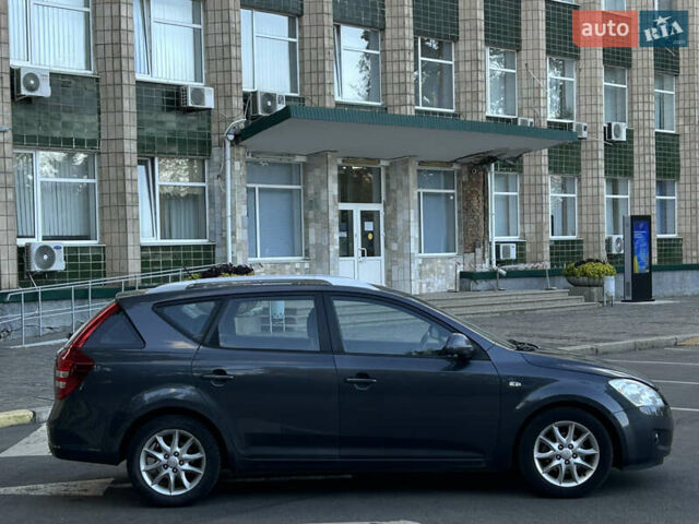 Сірий Кіа Сід, об'ємом двигуна 1.58 л та пробігом 266 тис. км за 6499 $, фото 5 на Automoto.ua