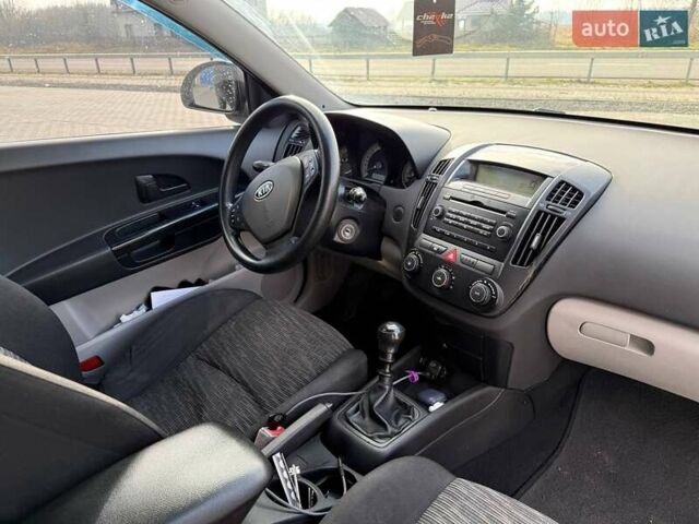 Серый Киа Сид, объемом двигателя 1.6 л и пробегом 247 тыс. км за 5999 $, фото 6 на Automoto.ua