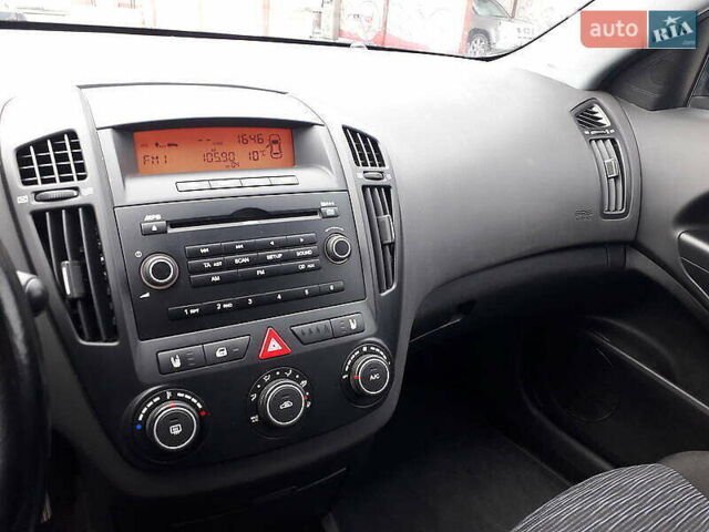 Серый Киа Сид, объемом двигателя 1.6 л и пробегом 286 тыс. км за 5300 $, фото 5 на Automoto.ua