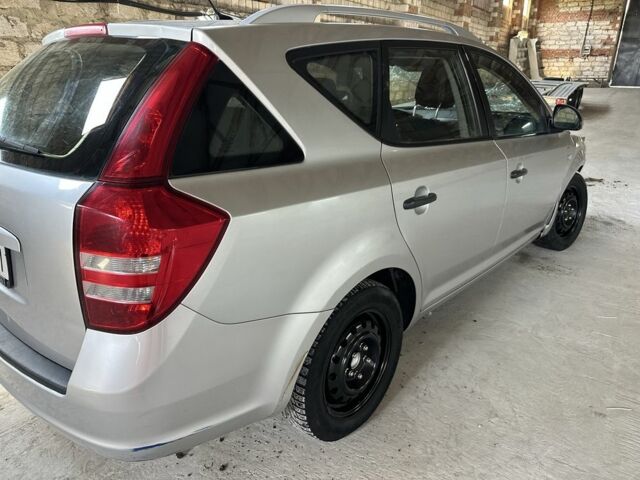 Серый Киа Сид, объемом двигателя 1.6 л и пробегом 281 тыс. км за 1750 $, фото 20 на Automoto.ua