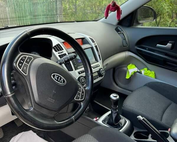 Сірий Кіа Сід, об'ємом двигуна 1.59 л та пробігом 230 тис. км за 6199 $, фото 7 на Automoto.ua