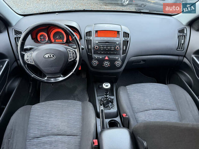 Сірий Кіа Сід, об'ємом двигуна 1.58 л та пробігом 346 тис. км за 5200 $, фото 45 на Automoto.ua