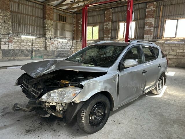 Серый Киа Сид, объемом двигателя 1.6 л и пробегом 281 тыс. км за 1750 $, фото 13 на Automoto.ua
