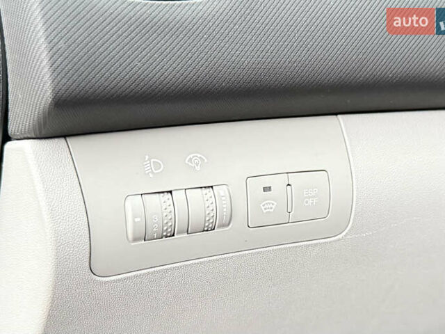 Серый Киа Сид, объемом двигателя 1.59 л и пробегом 223 тыс. км за 6000 $, фото 17 на Automoto.ua