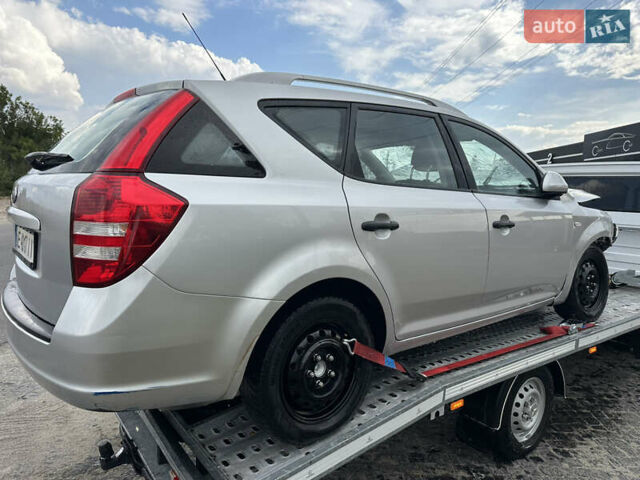 Серый Киа Сид, объемом двигателя 1.59 л и пробегом 281 тыс. км за 1650 $, фото 5 на Automoto.ua