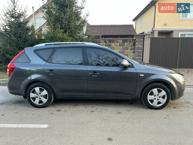 Серый Киа Сид, объемом двигателя 1.59 л и пробегом 249 тыс. км за 6250 $, фото 8 на Automoto.ua