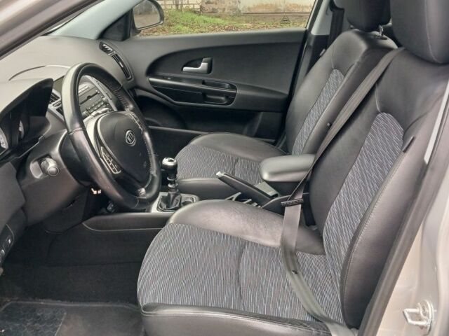 Сірий Кіа Сід, об'ємом двигуна 0 л та пробігом 217 тис. км за 5700 $, фото 7 на Automoto.ua