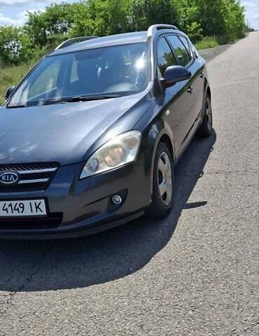 Серый Киа Сид, объемом двигателя 1.98 л и пробегом 233 тыс. км за 7400 $, фото 1 на Automoto.ua