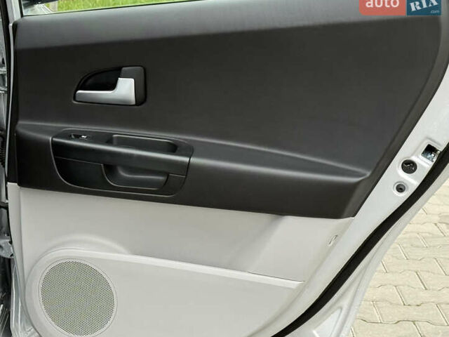 Серый Киа Сид, объемом двигателя 1.59 л и пробегом 223 тыс. км за 6000 $, фото 28 на Automoto.ua