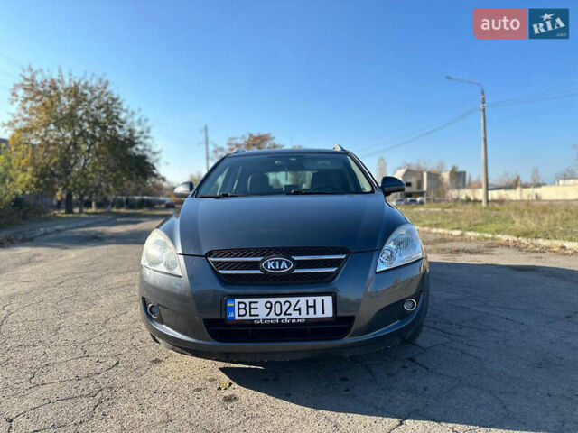 Серый Киа Сид, объемом двигателя 1.6 л и пробегом 308 тыс. км за 6100 $, фото 1 на Automoto.ua