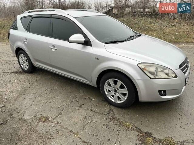 Серый Киа Сид, объемом двигателя 1.6 л и пробегом 199 тыс. км за 6200 $, фото 21 на Automoto.ua