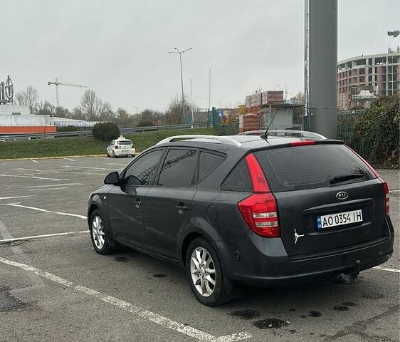 Серый Киа Сид, объемом двигателя 1.4 л и пробегом 258 тыс. км за 4599 $, фото 3 на Automoto.ua