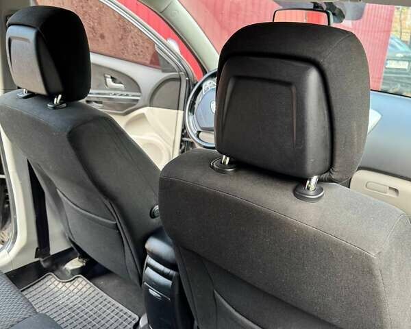 Сірий Кіа Сід, об'ємом двигуна 1.59 л та пробігом 230 тис. км за 6199 $, фото 4 на Automoto.ua