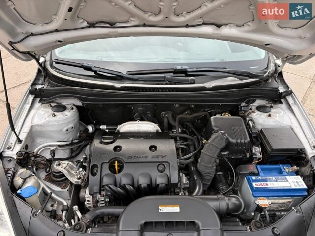 Серый Киа Сид, объемом двигателя 1.6 л и пробегом 173 тыс. км за 6000 $, фото 49 на Automoto.ua