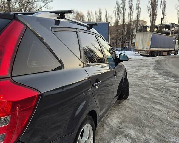 Серый Киа Сид, объемом двигателя 1.59 л и пробегом 173 тыс. км за 5300 $, фото 4 на Automoto.ua