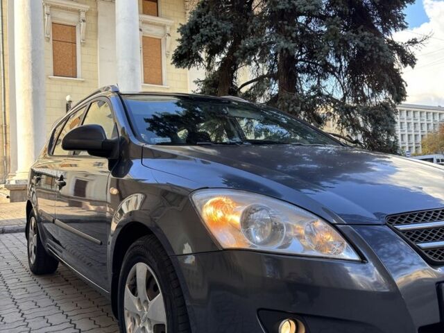 Серый Киа Сид, объемом двигателя 1.6 л и пробегом 275 тыс. км за 5200 $, фото 4 на Automoto.ua