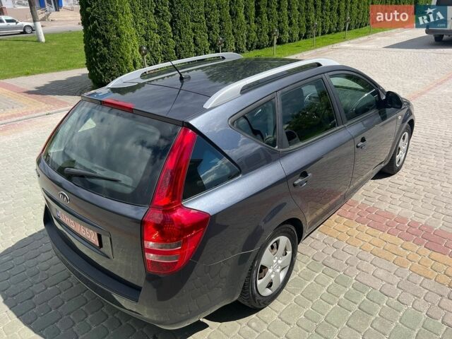 Серый Киа Сид, объемом двигателя 1.6 л и пробегом 240 тыс. км за 5200 $, фото 21 на Automoto.ua