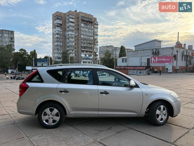 Серый Киа Сид, объемом двигателя 1.6 л и пробегом 173 тыс. км за 6200 $, фото 9 на Automoto.ua