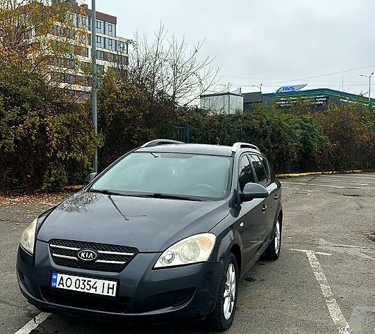 Серый Киа Сид, объемом двигателя 1.4 л и пробегом 258 тыс. км за 4599 $, фото 2 на Automoto.ua