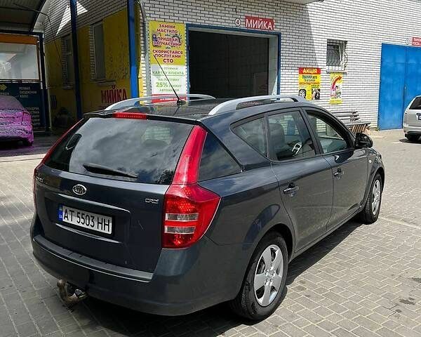 Серый Киа Сид, объемом двигателя 1.6 л и пробегом 280 тыс. км за 4900 $, фото 3 на Automoto.ua