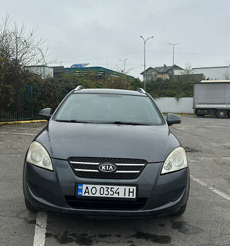 Серый Киа Сид, объемом двигателя 1.4 л и пробегом 258 тыс. км за 4599 $, фото 2 на Automoto.ua
