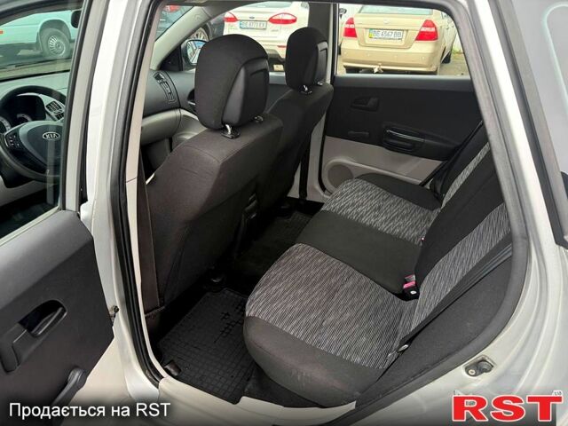 Серый Киа Сид, объемом двигателя 1.6 л и пробегом 333 тыс. км за 2700 $, фото 11 на Automoto.ua