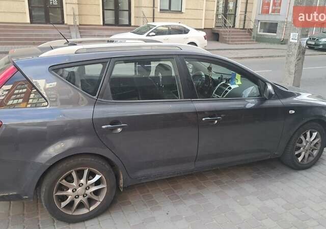 Серый Киа Сид, объемом двигателя 1.58 л и пробегом 257 тыс. км за 5900 $, фото 4 на Automoto.ua
