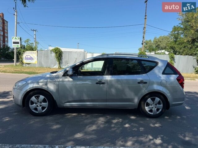 Серый Киа Сид, объемом двигателя 1.4 л и пробегом 180 тыс. км за 6500 $, фото 2 на Automoto.ua