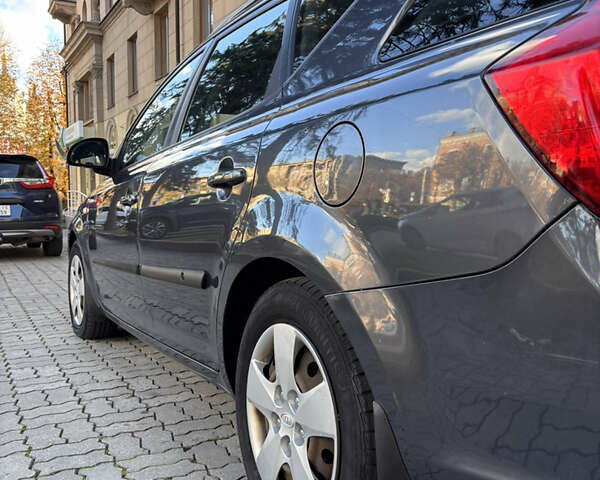 Сірий Кіа Сід, об'ємом двигуна 1.6 л та пробігом 275 тис. км за 5000 $, фото 12 на Automoto.ua