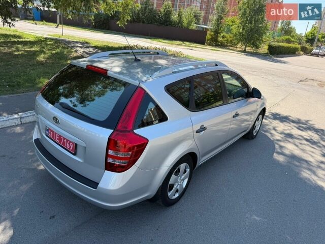 Серый Киа Сид, объемом двигателя 1.4 л и пробегом 180 тыс. км за 6500 $, фото 15 на Automoto.ua