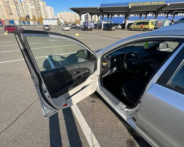 Серый Киа Сид, объемом двигателя 1.59 л и пробегом 275 тыс. км за 5200 $, фото 11 на Automoto.ua